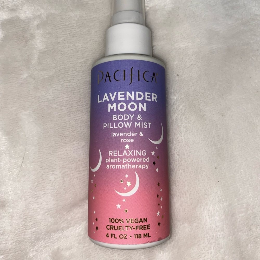 Pacifica pillow spray
